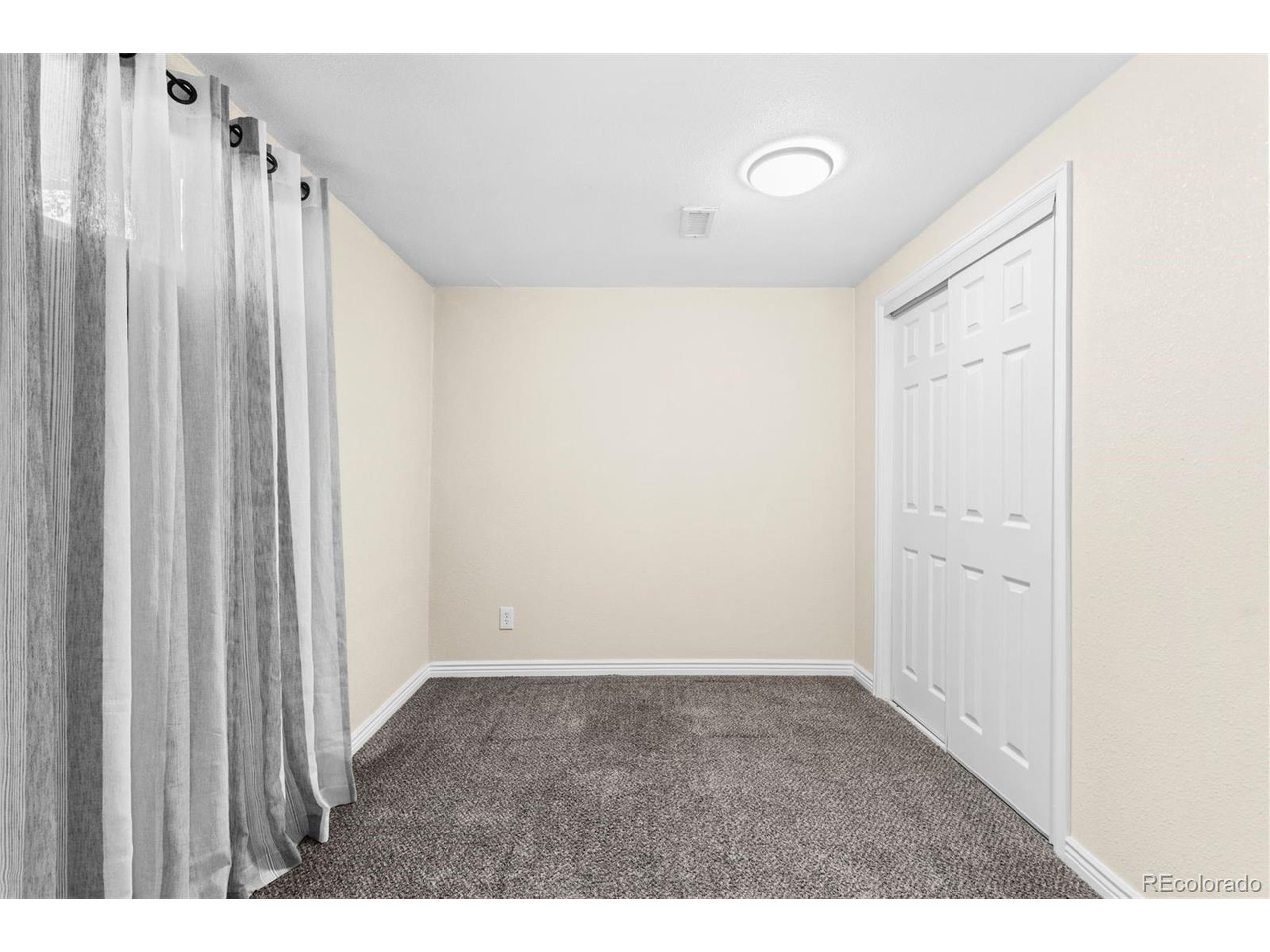 1372 S Quieto Ct