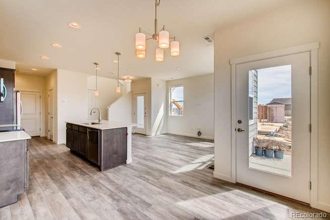 4286 E 98th Place