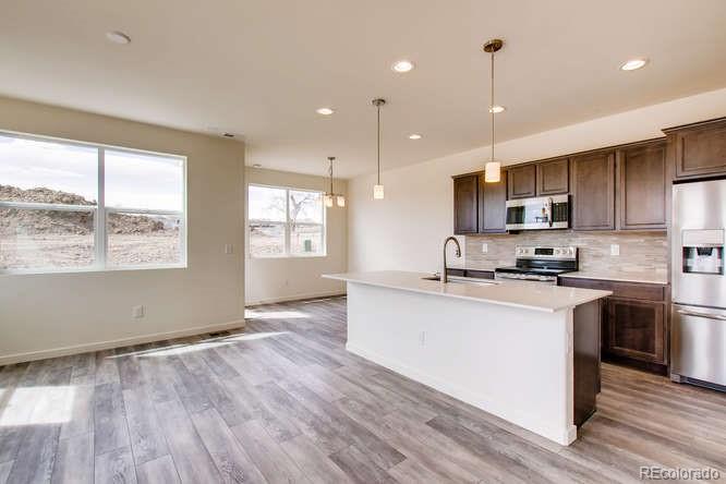 4286 E 98th Place