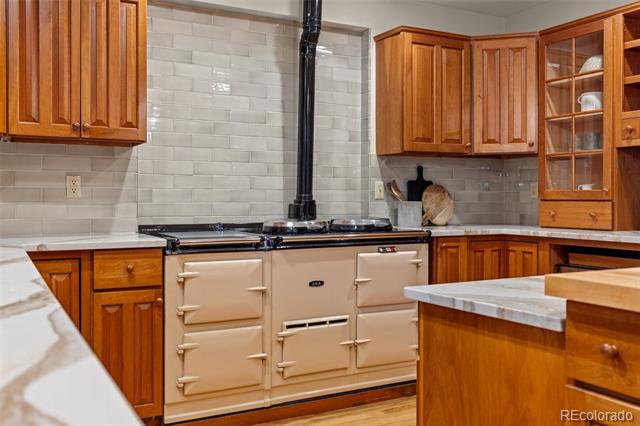 6524 Surry Place