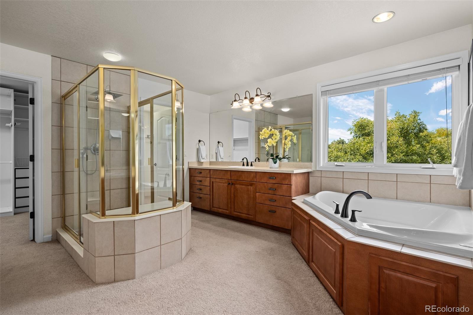 6006 S Lewiston Court