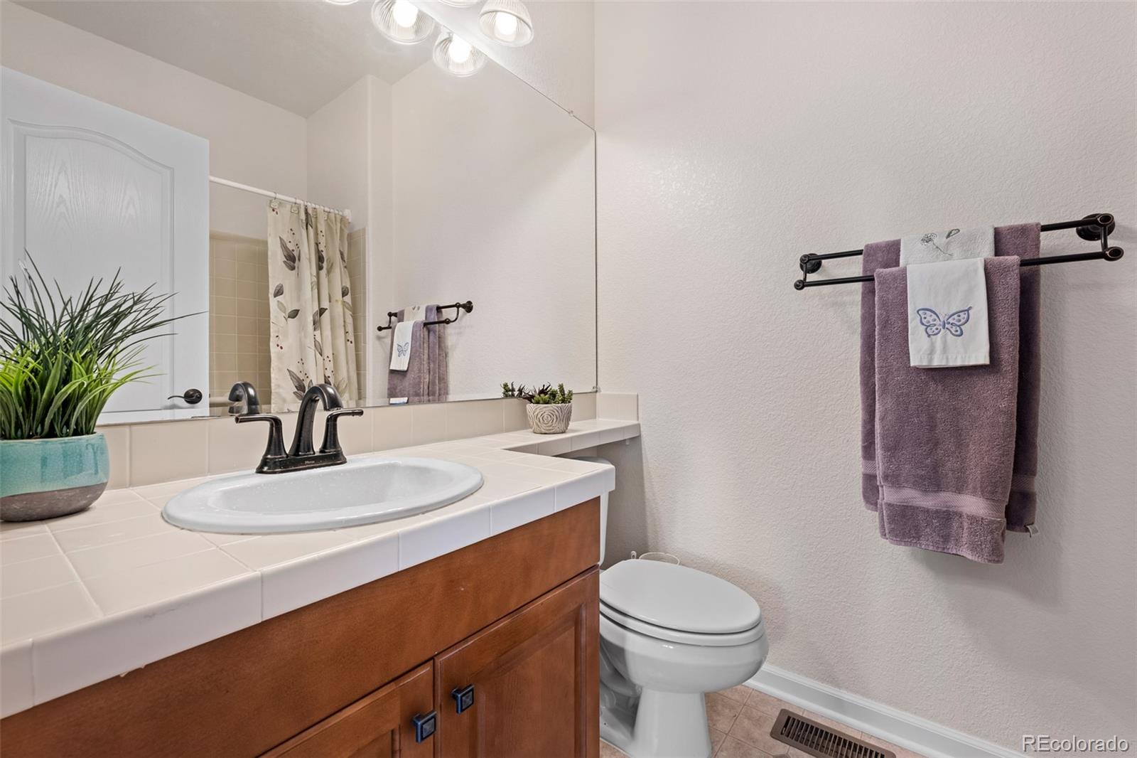 6006 S Lewiston Court