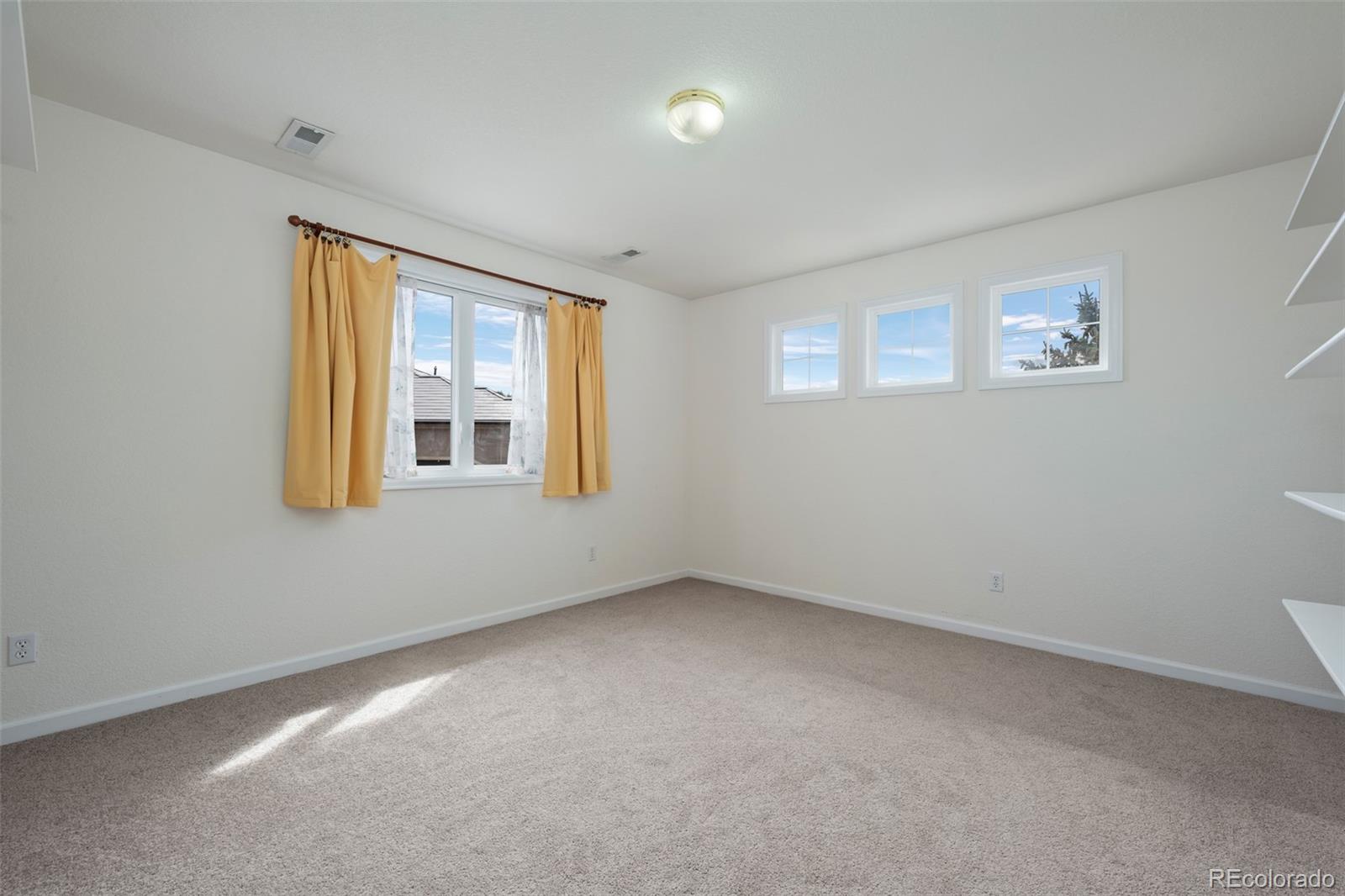 6006 S Lewiston Court