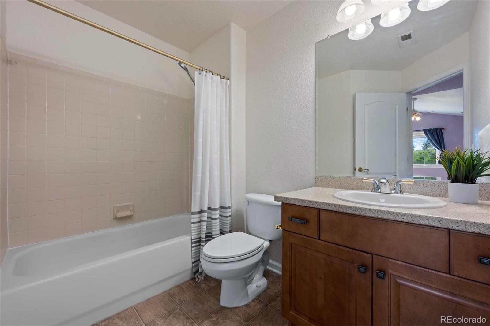 6006 S Lewiston Court