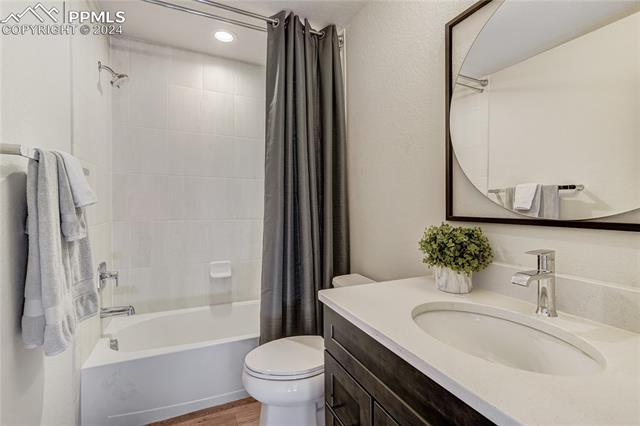 4127 Parkwood Trail