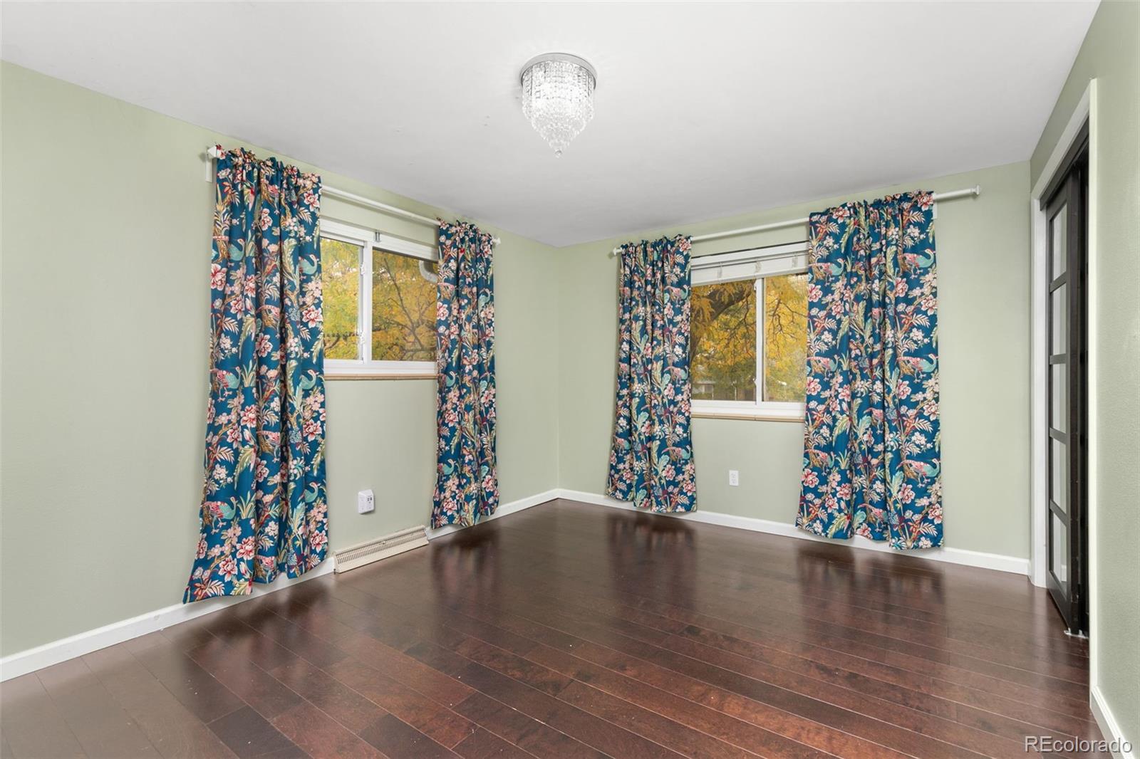 1925 S Linden Court