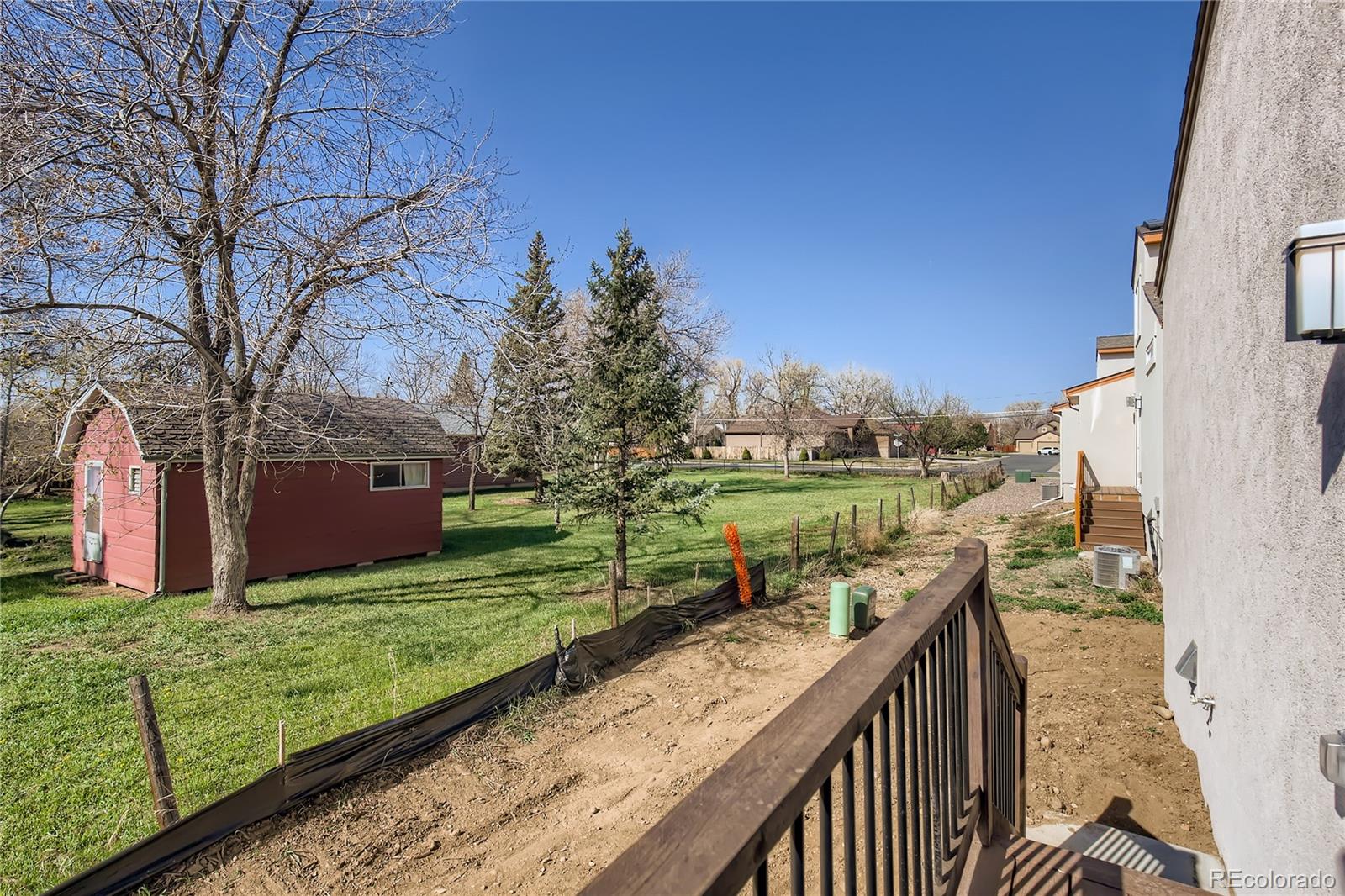 8652 W 49th Place