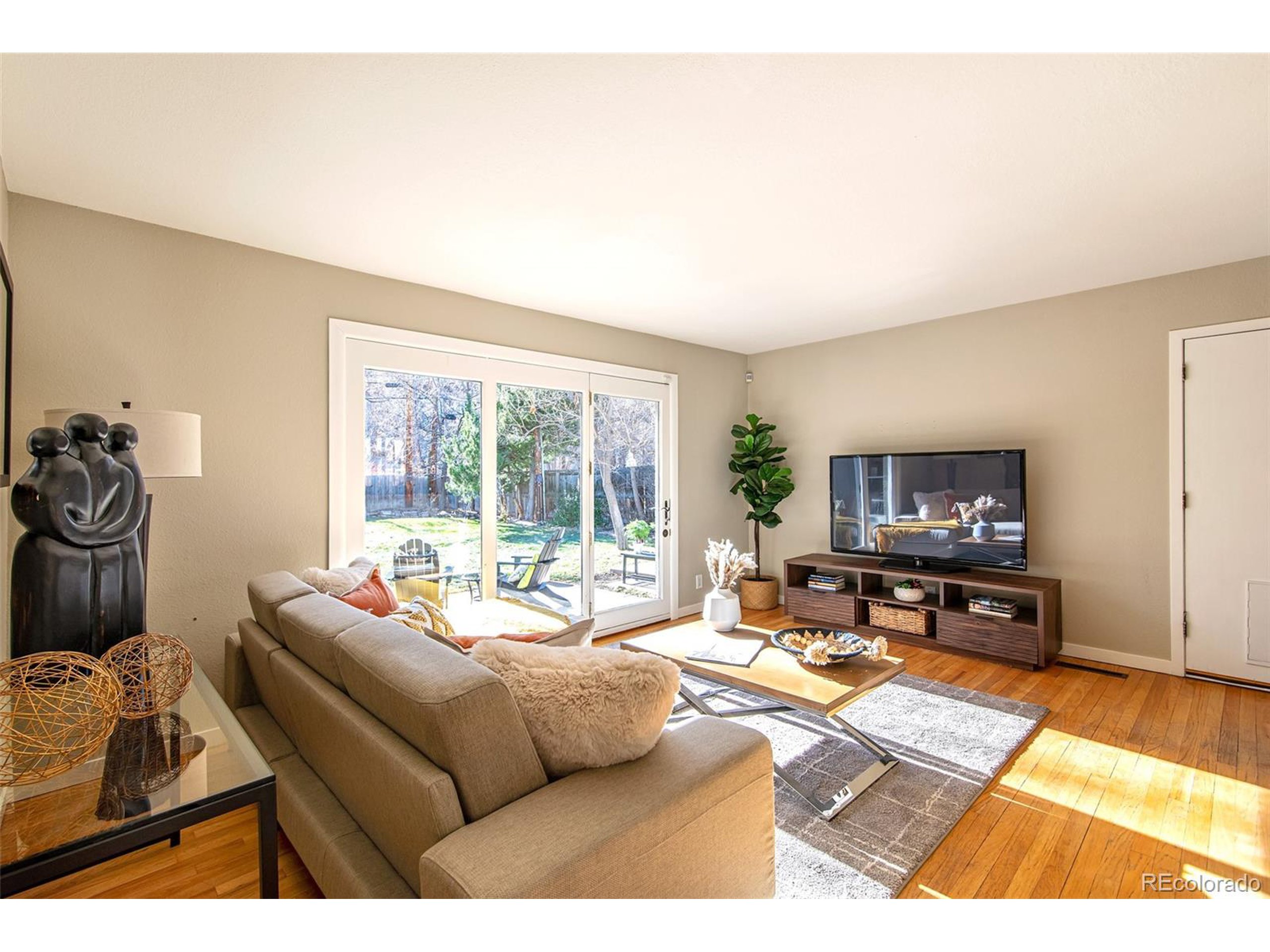2212 Edgewood Dr