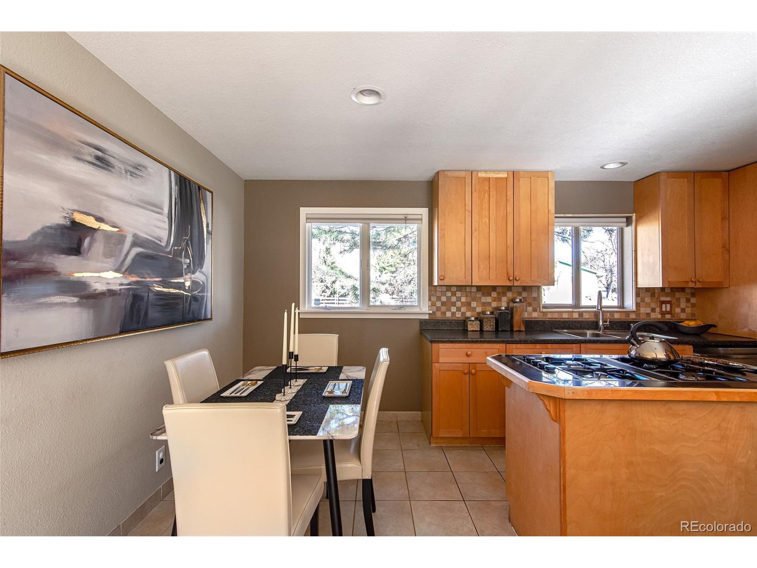 2212 Edgewood Dr