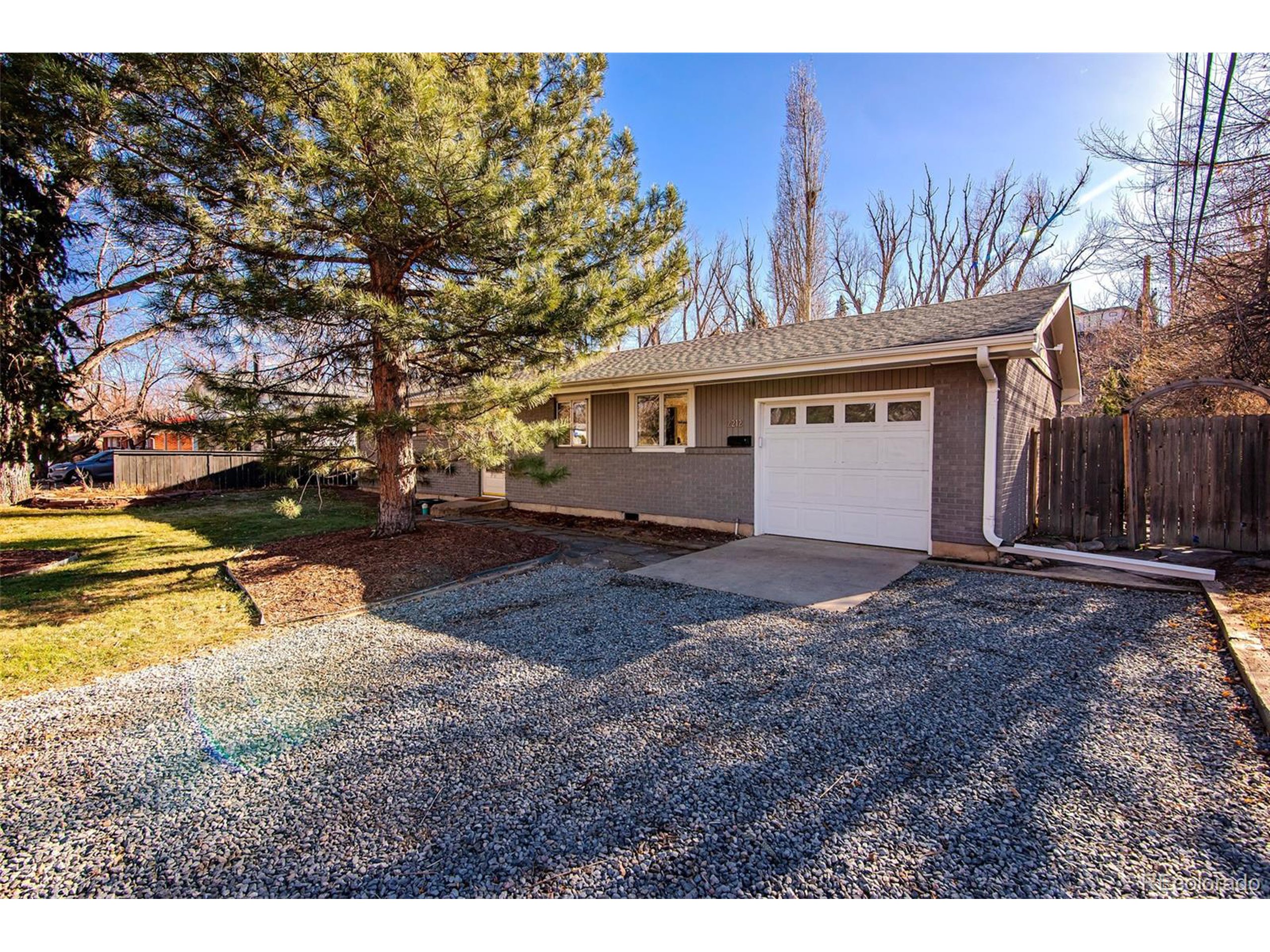 2212 Edgewood Dr