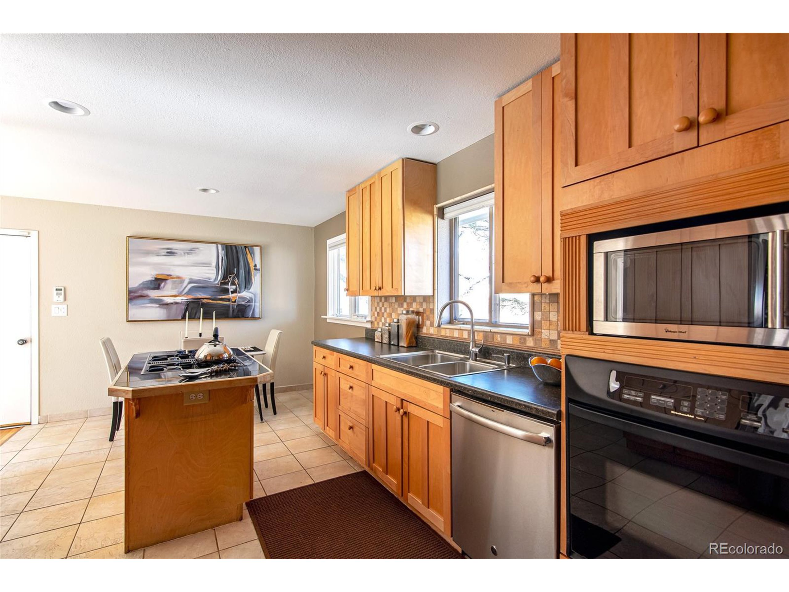 2212 Edgewood Dr