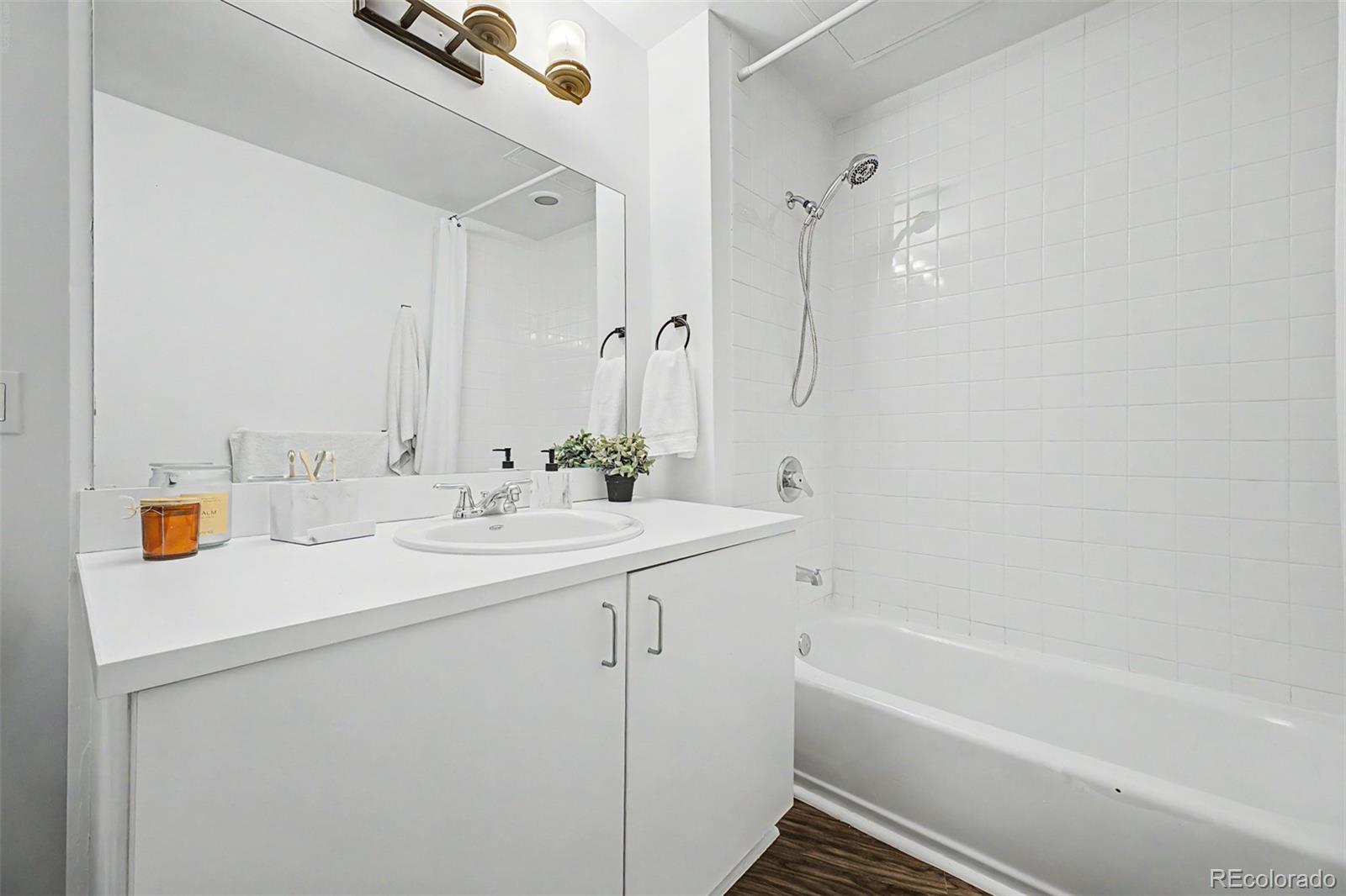 3100 Huron Street Unit: 3M