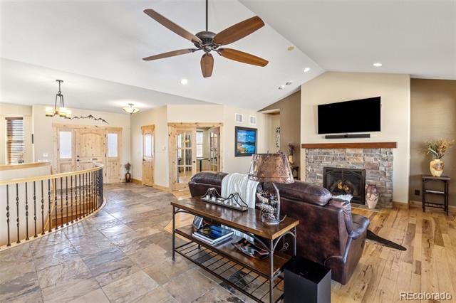 7398 Weaver Circle