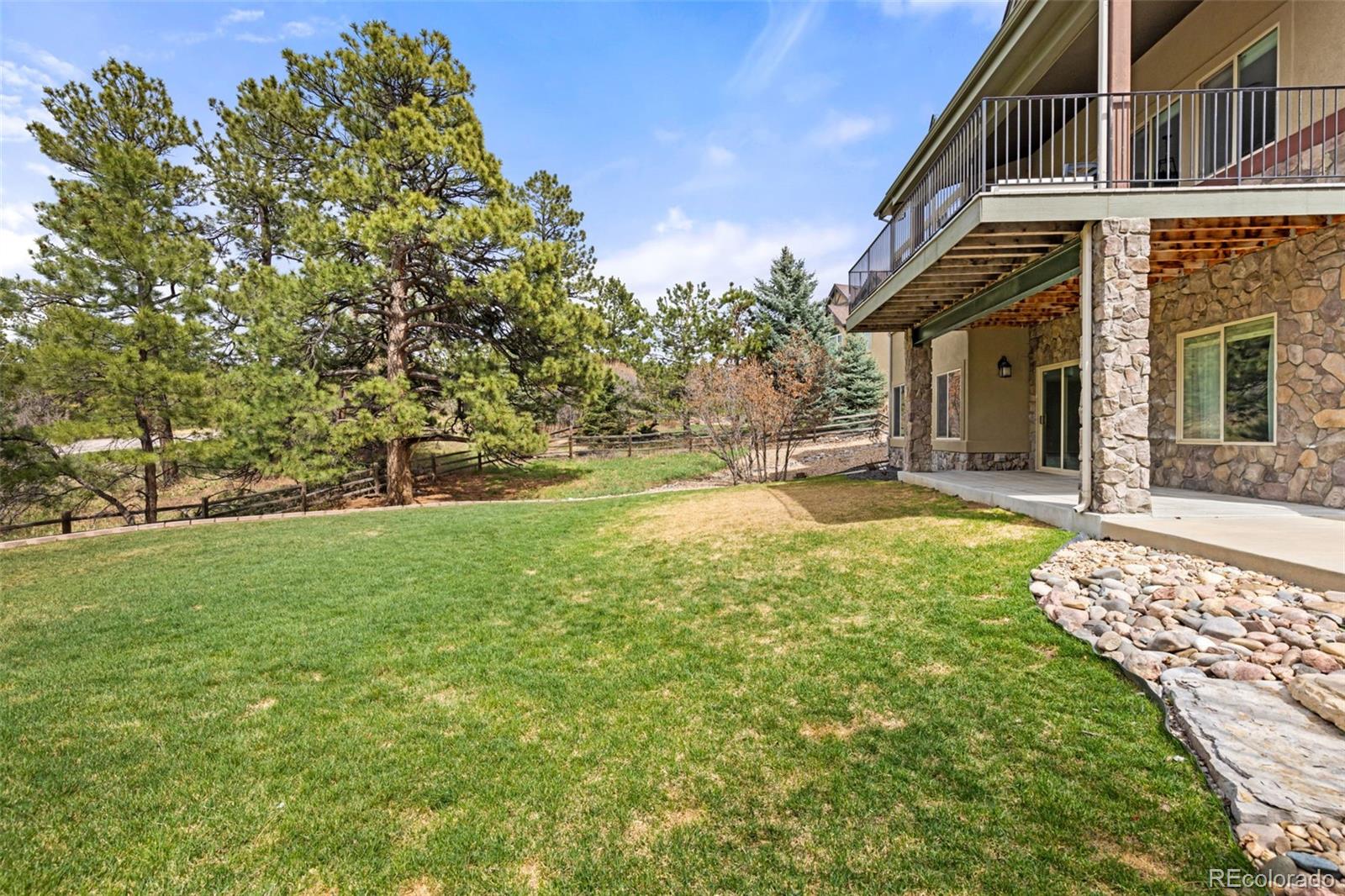 9039 Rambling Oak Place