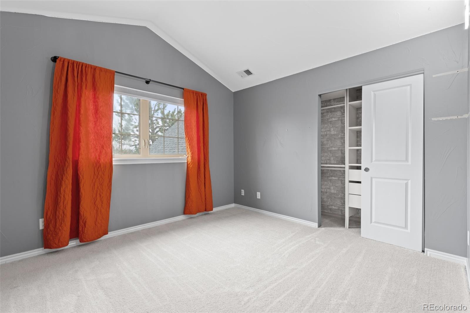 9039 Rambling Oak Place