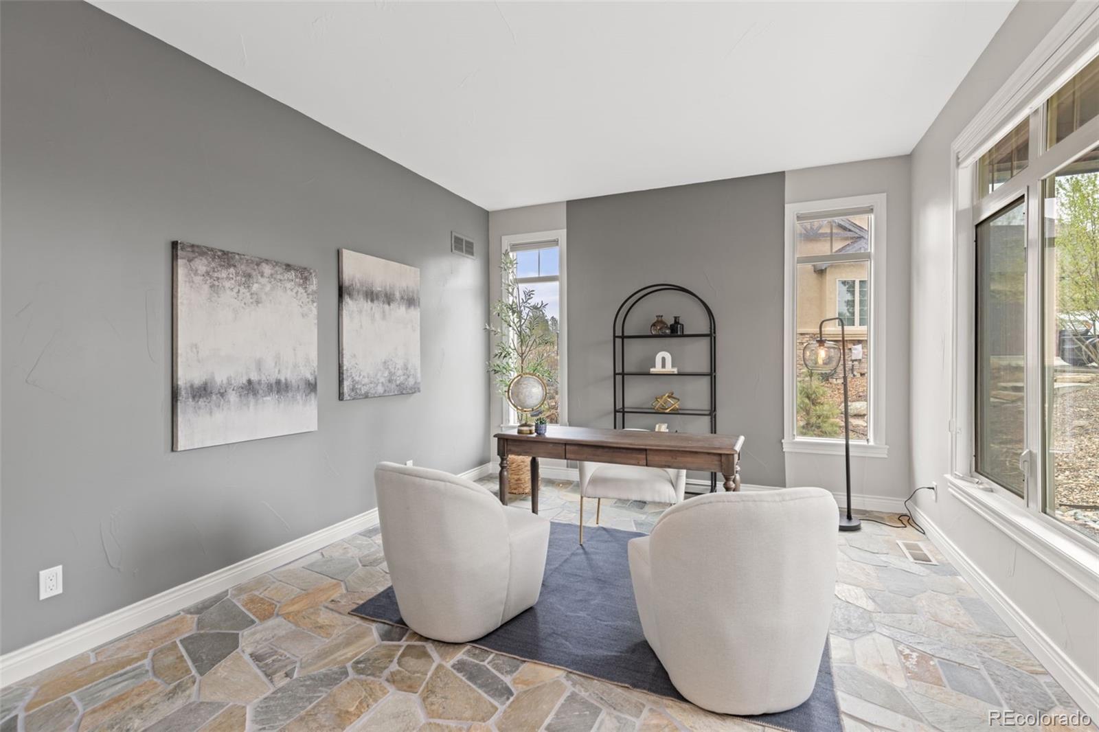 9039 Rambling Oak Place