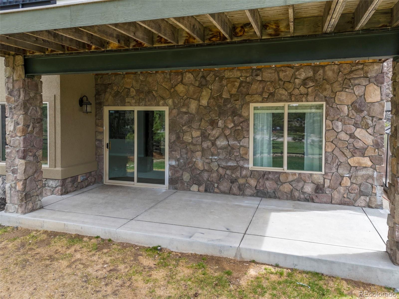 9039 Rambling Oak Place