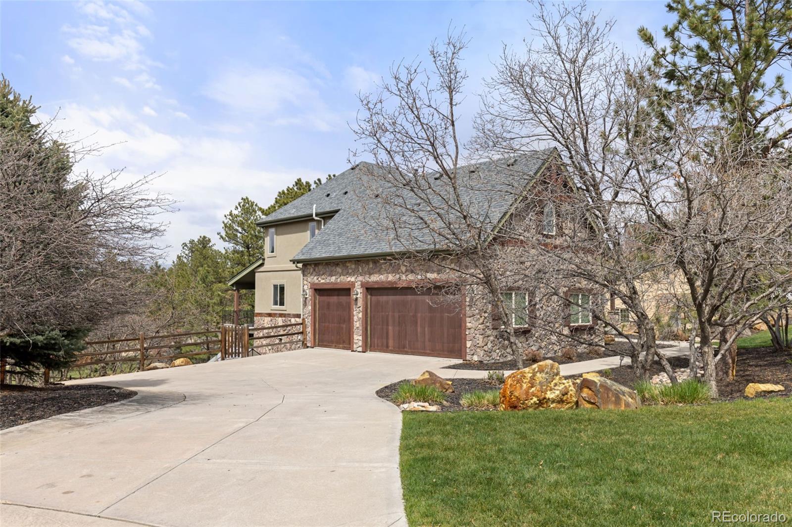 9039 Rambling Oak Place