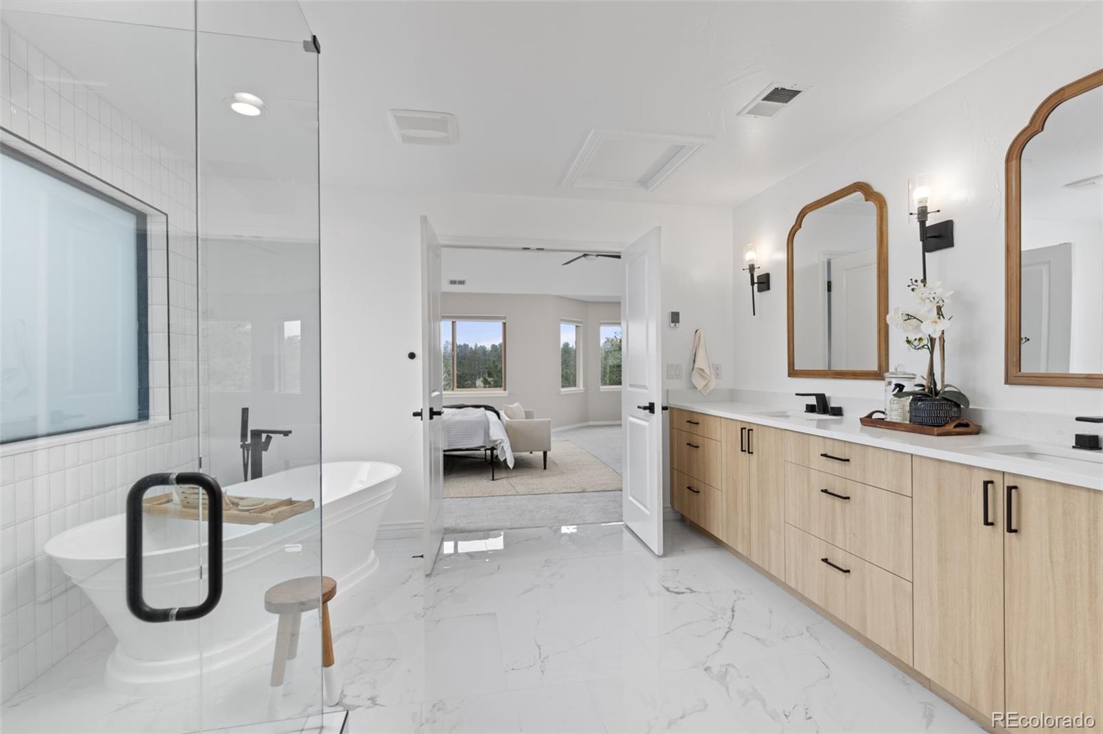 9039 Rambling Oak Place