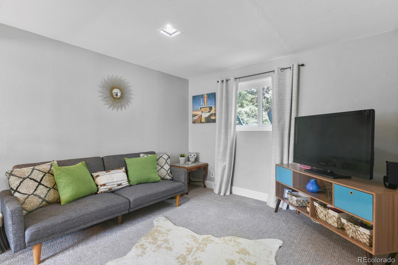2939 S Winston