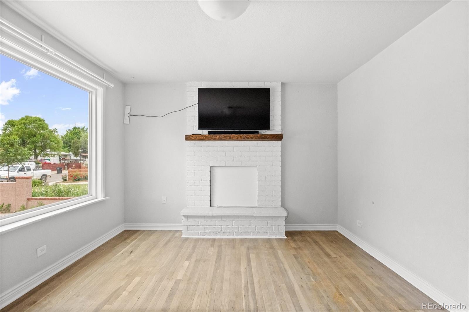 1843 S Hazel Court