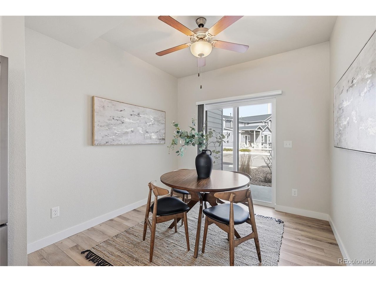 218 E Chestnut St 4