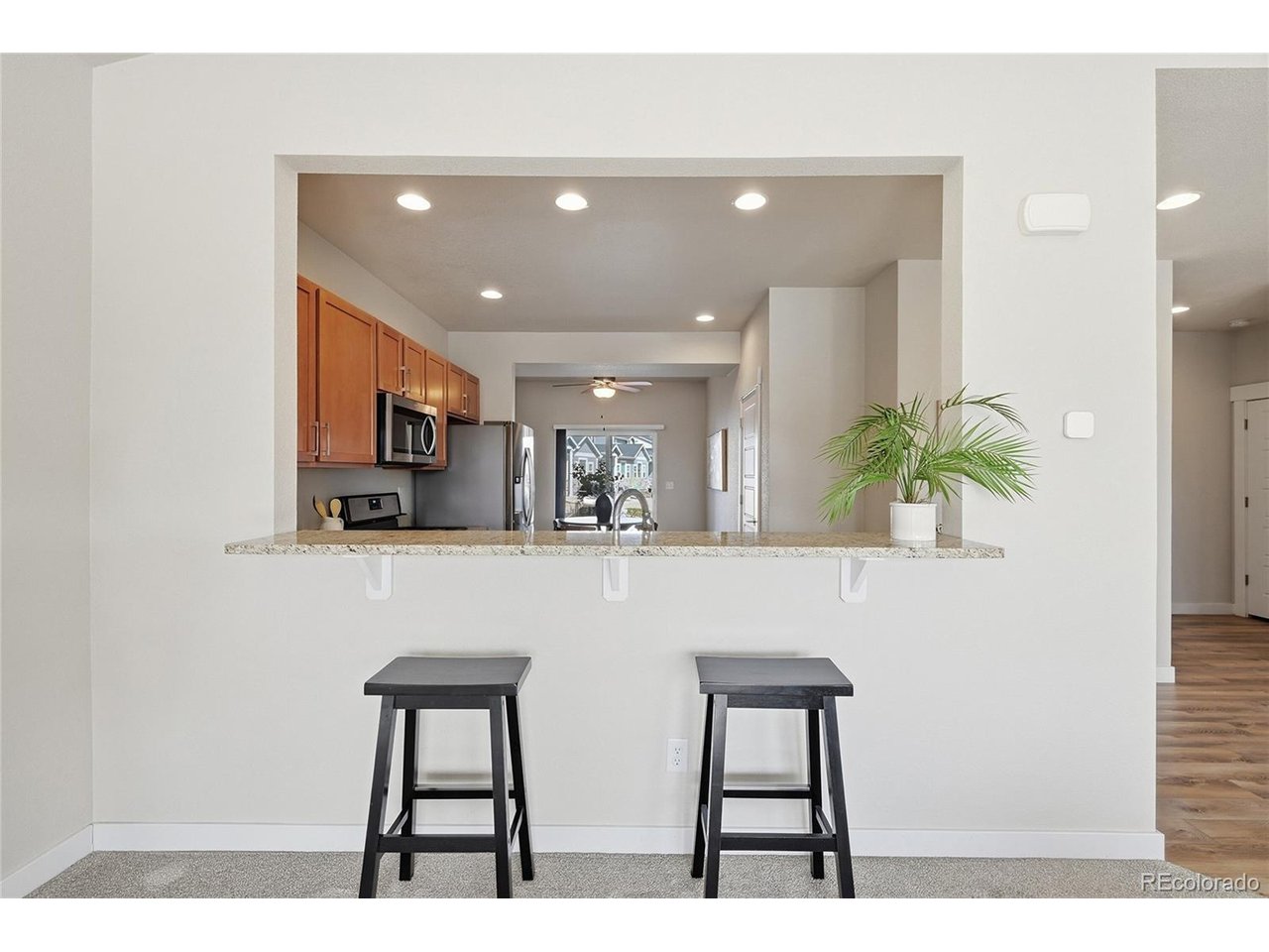 218 E Chestnut St 4
