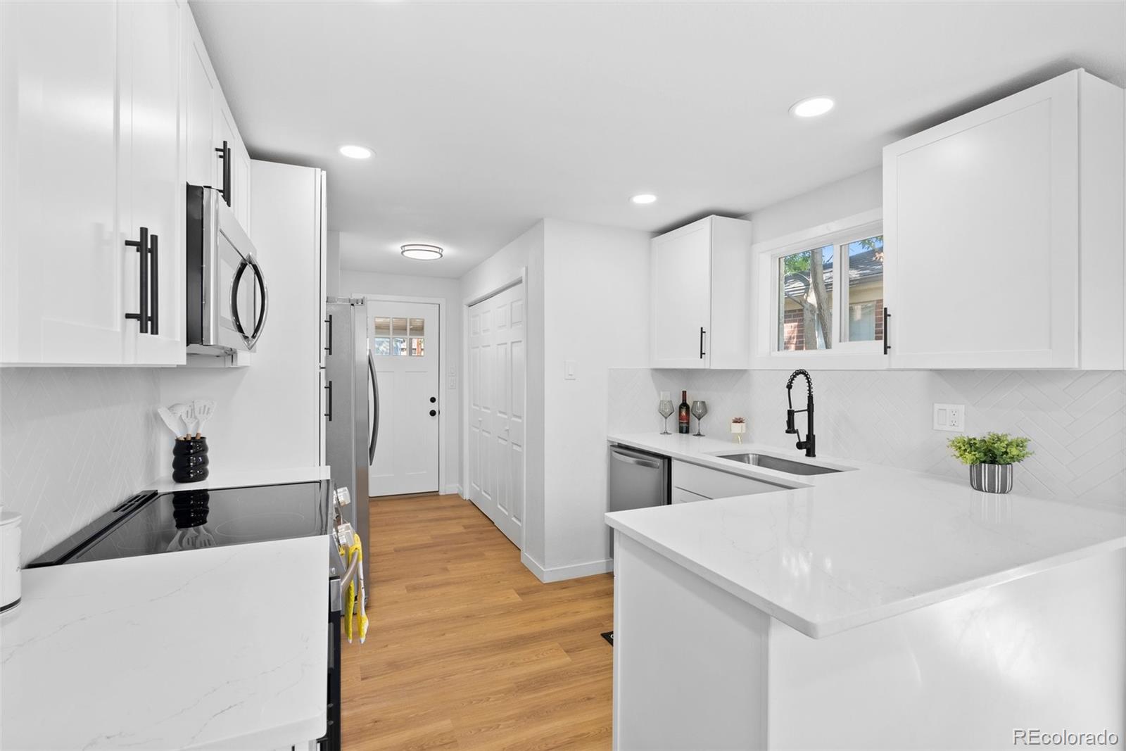 365 Yates Street