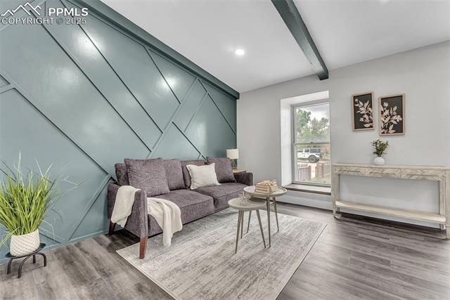 2810 Downhill Drive