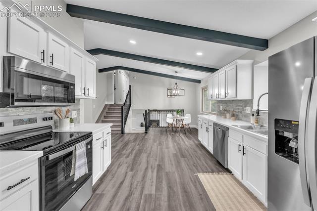 2810 Downhill Drive
