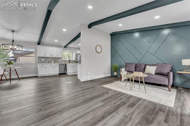 2810 Downhill Drive