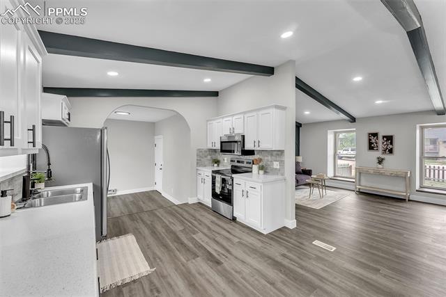 2810 Downhill Drive