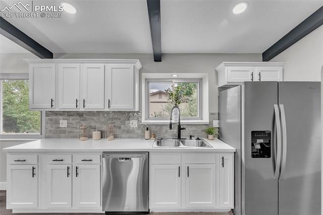 2810 Downhill Drive