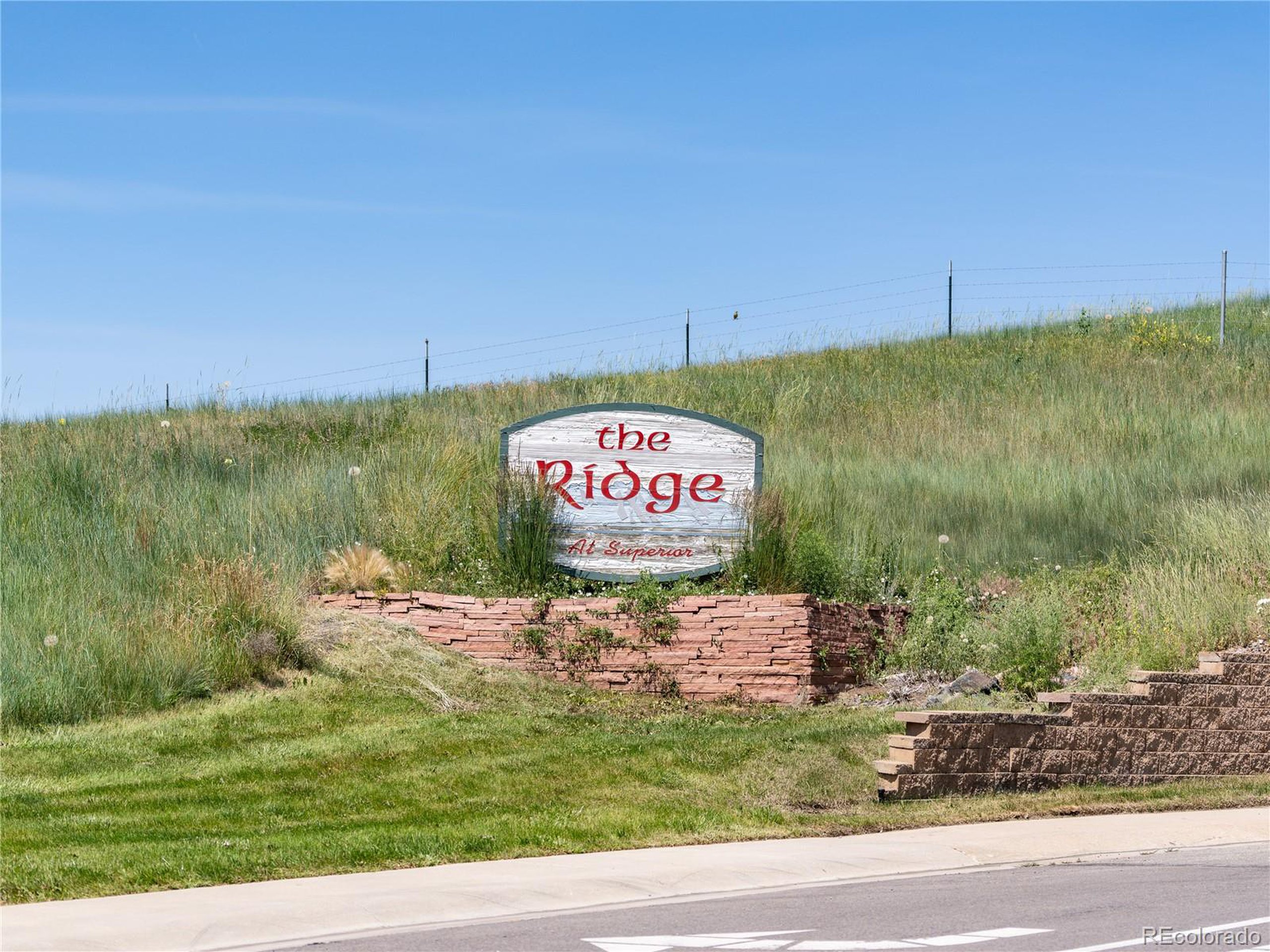 211 Rockview Dr