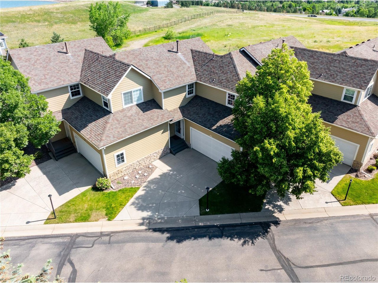 211 Rockview Dr