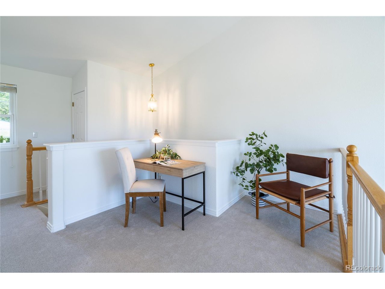 211 Rockview Dr