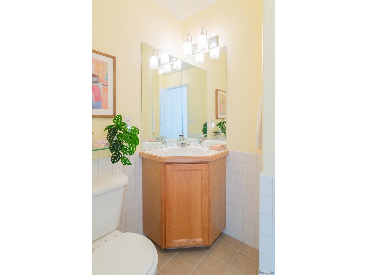 211 Rockview Dr