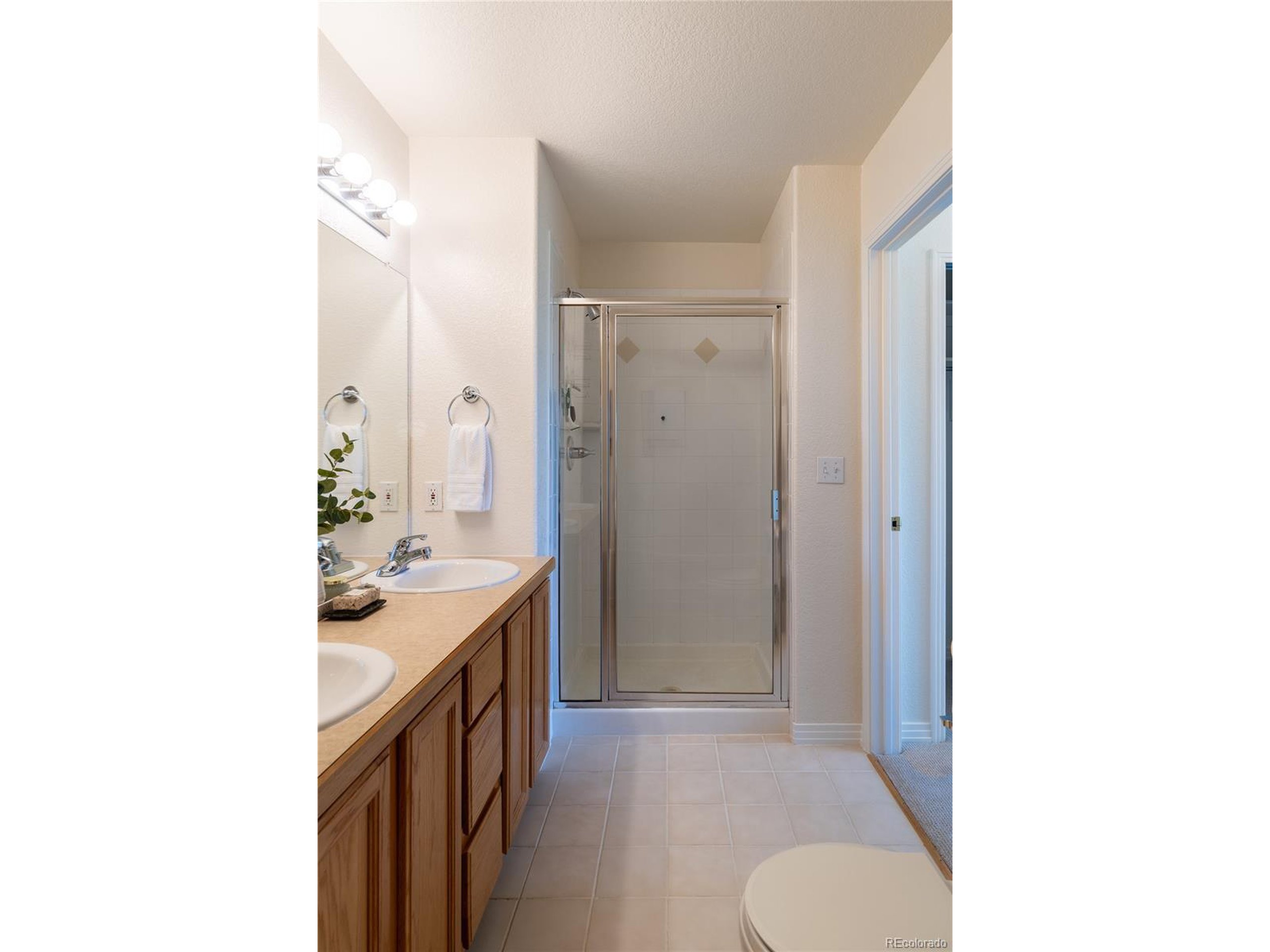 211 Rockview Dr