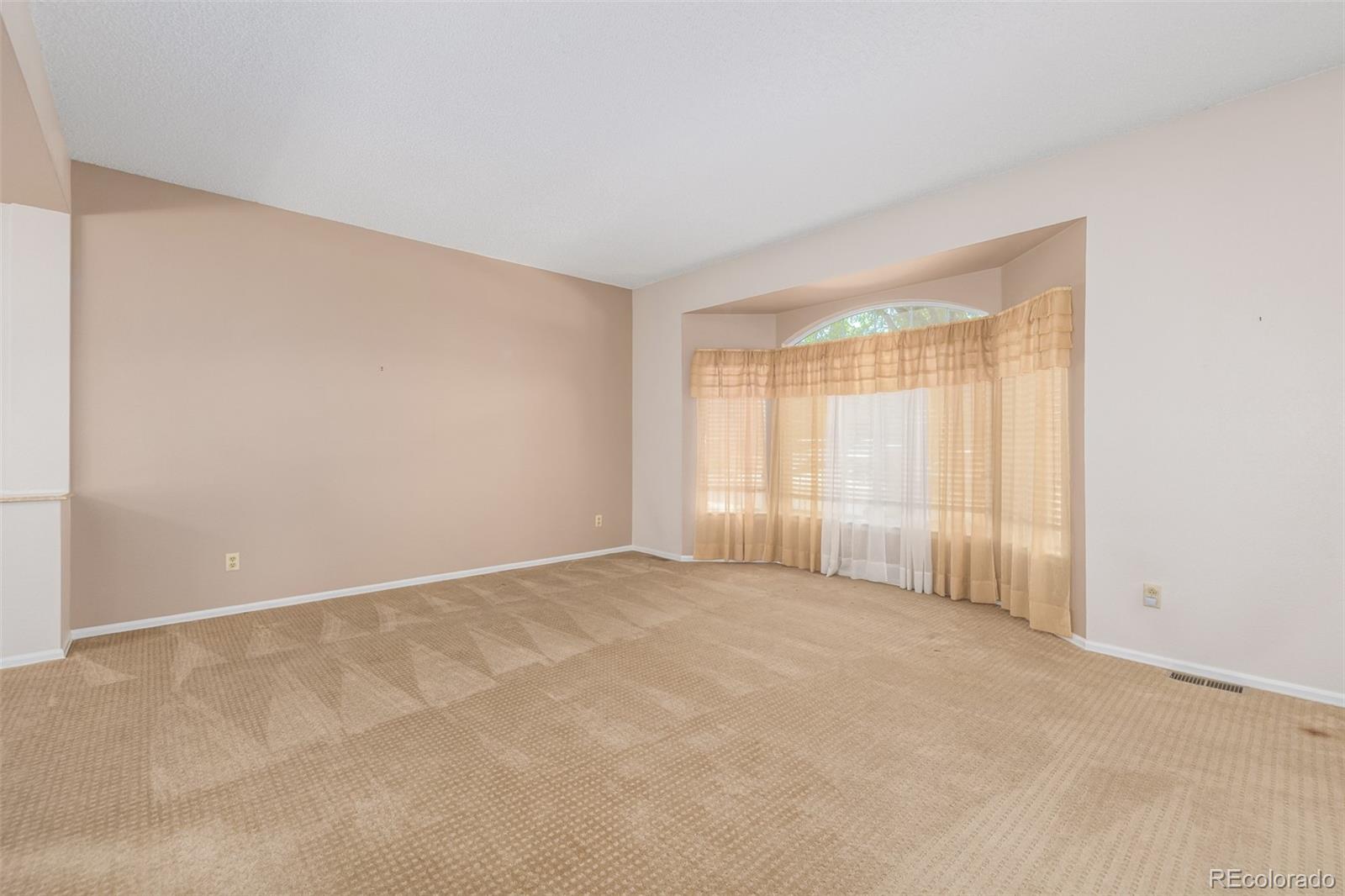 5661 W 109th Circle