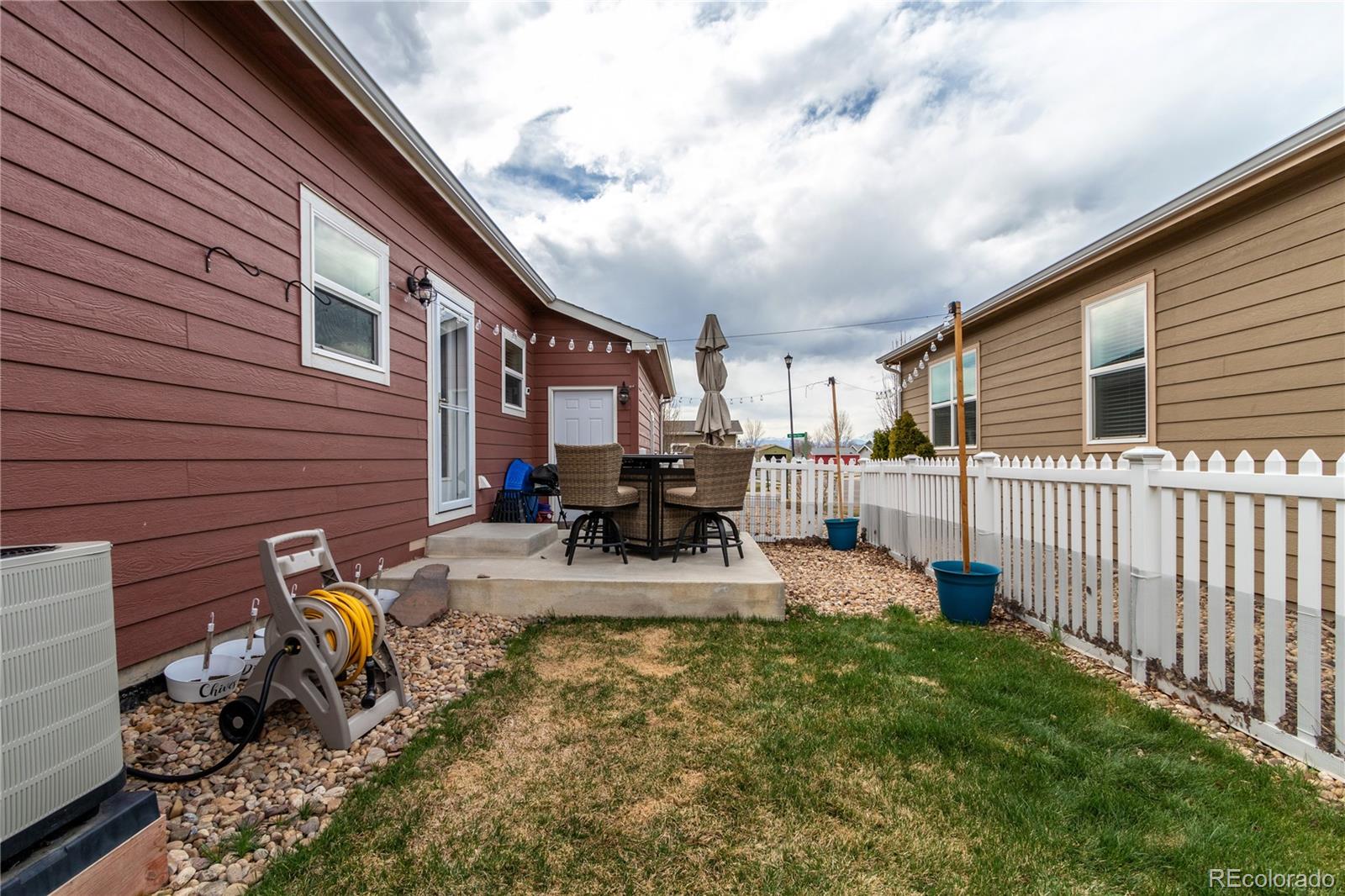 6190 Bluestem Green