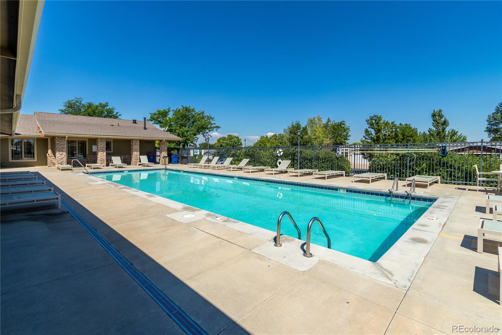 6190 Bluestem Green