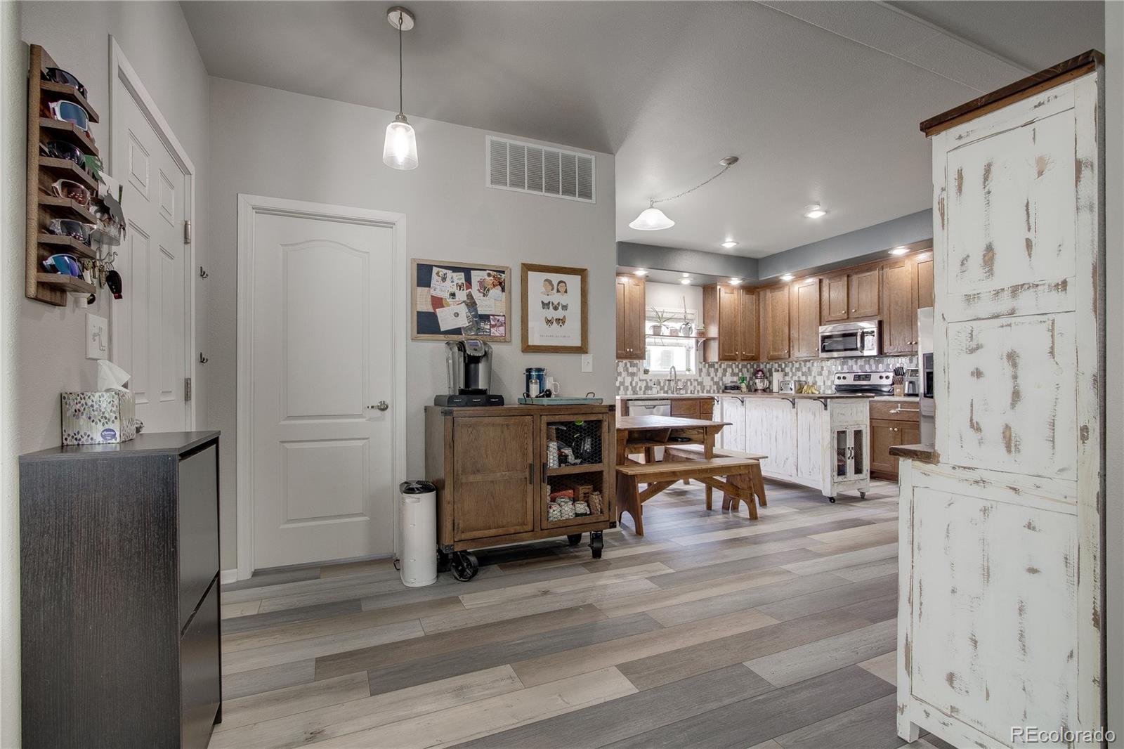 6190 Bluestem Green