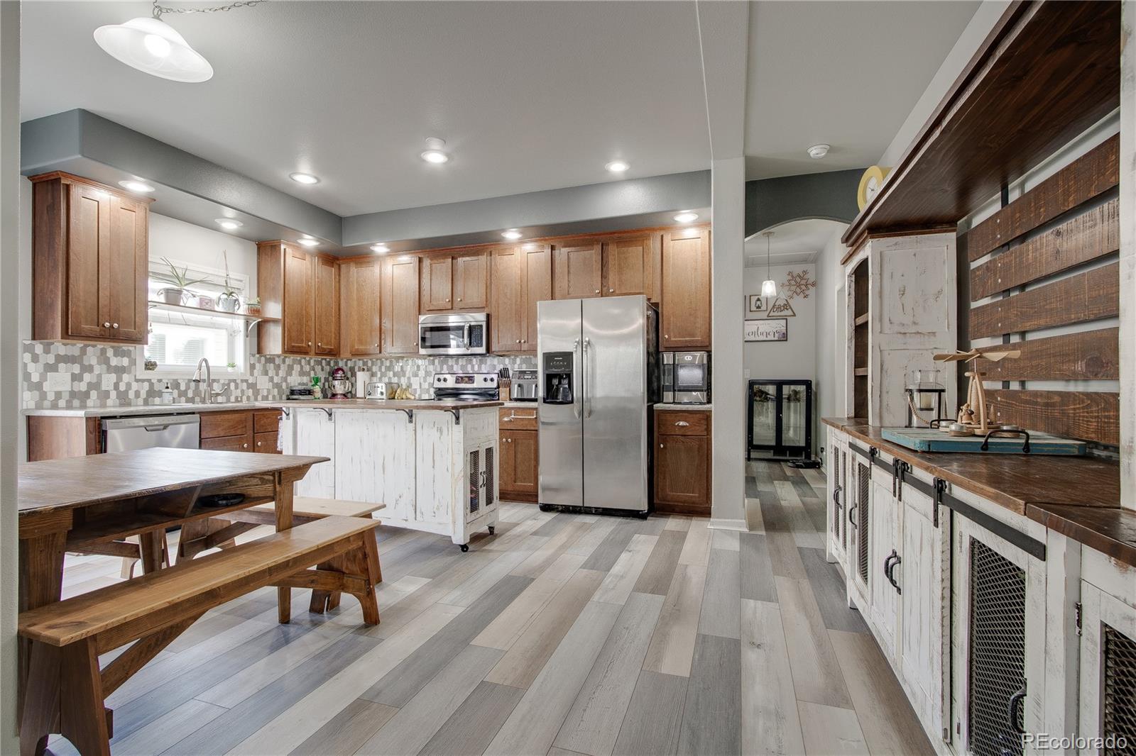 6190 Bluestem Green