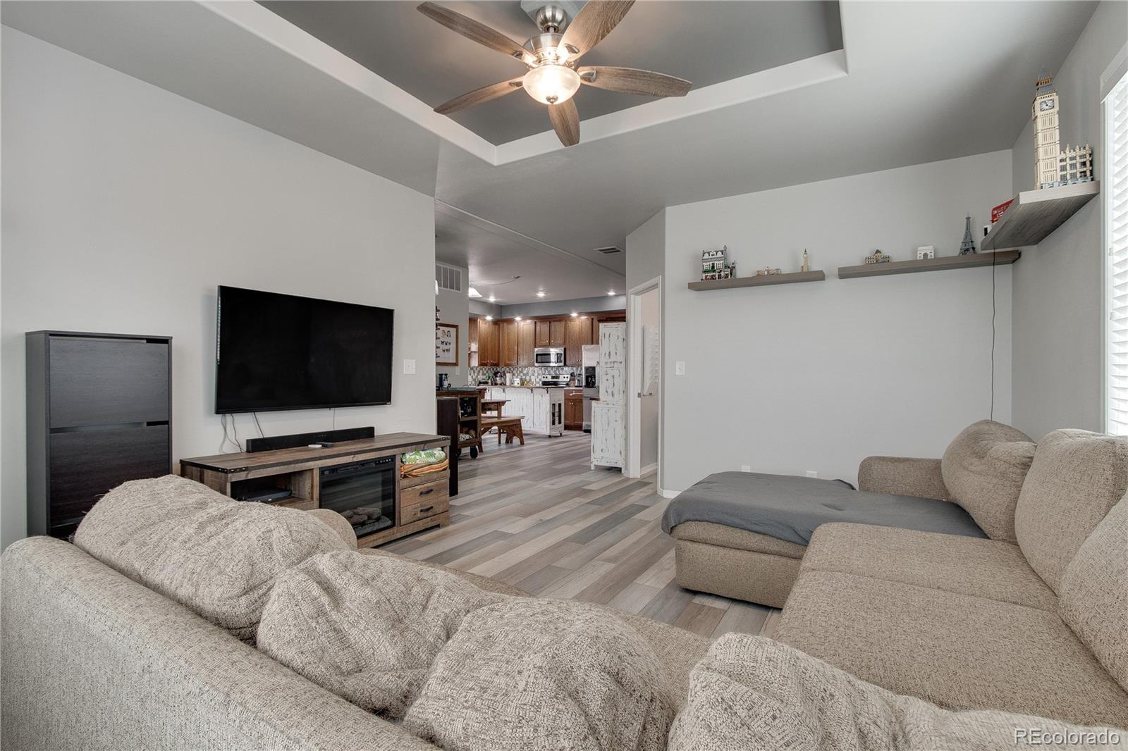 6190 Bluestem Green