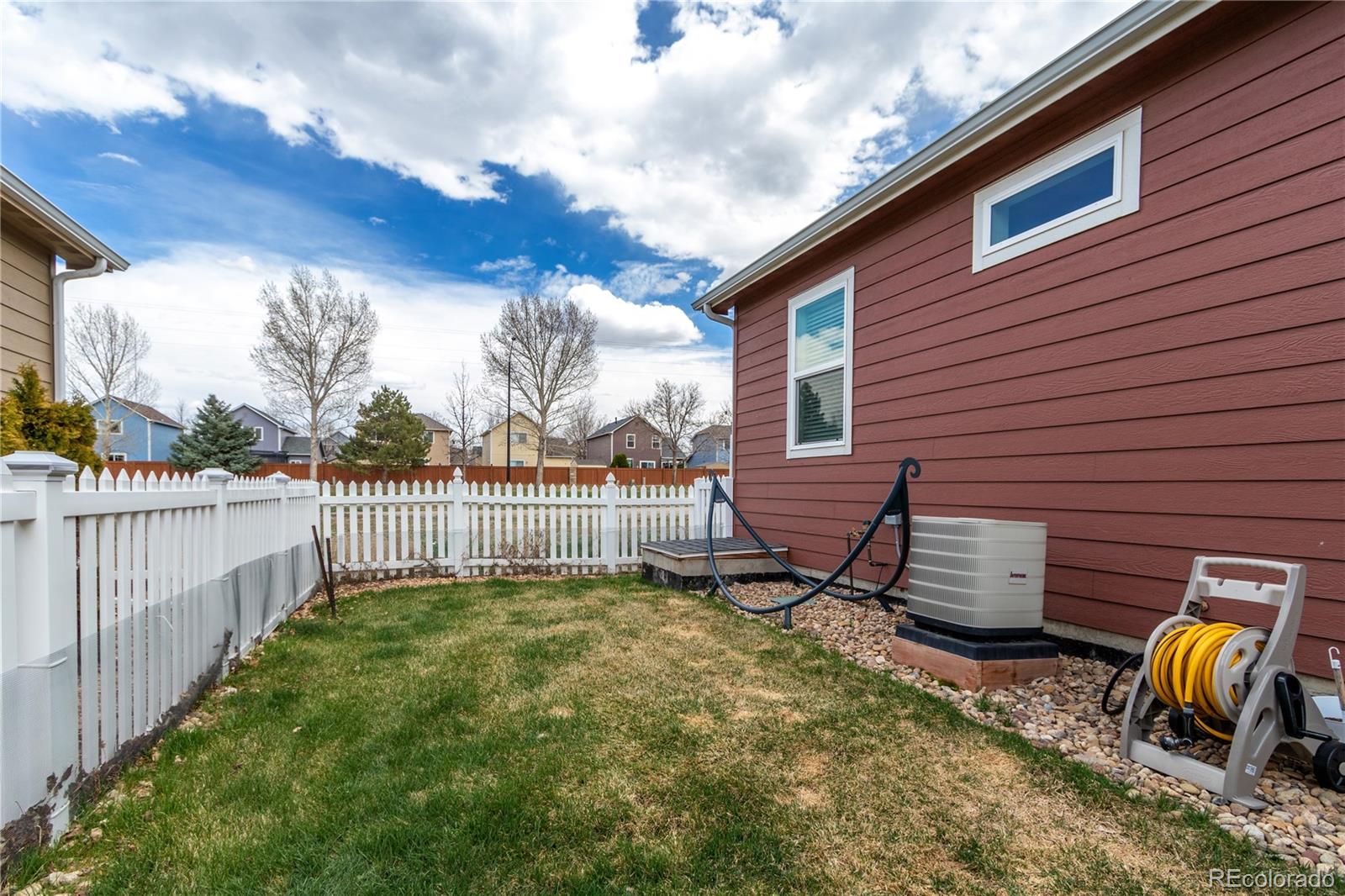 6190 Bluestem Green