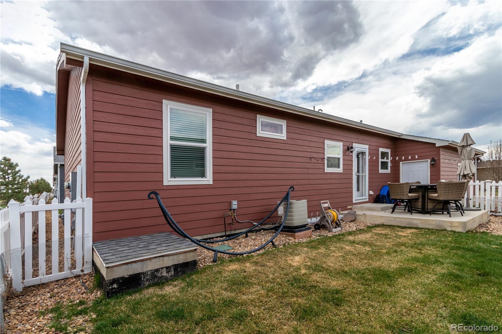 6190 Bluestem Green