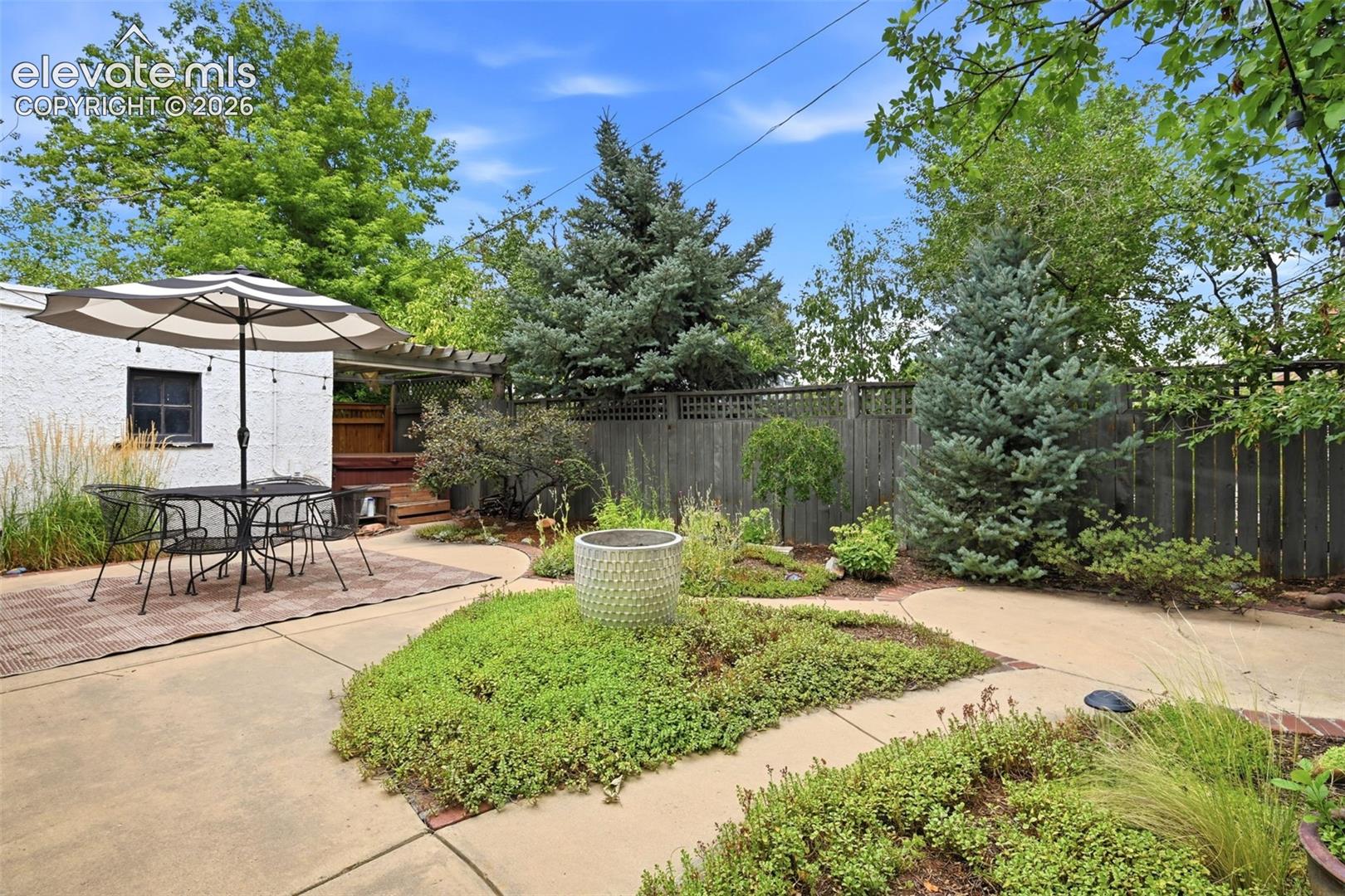 10 E Jefferson Street