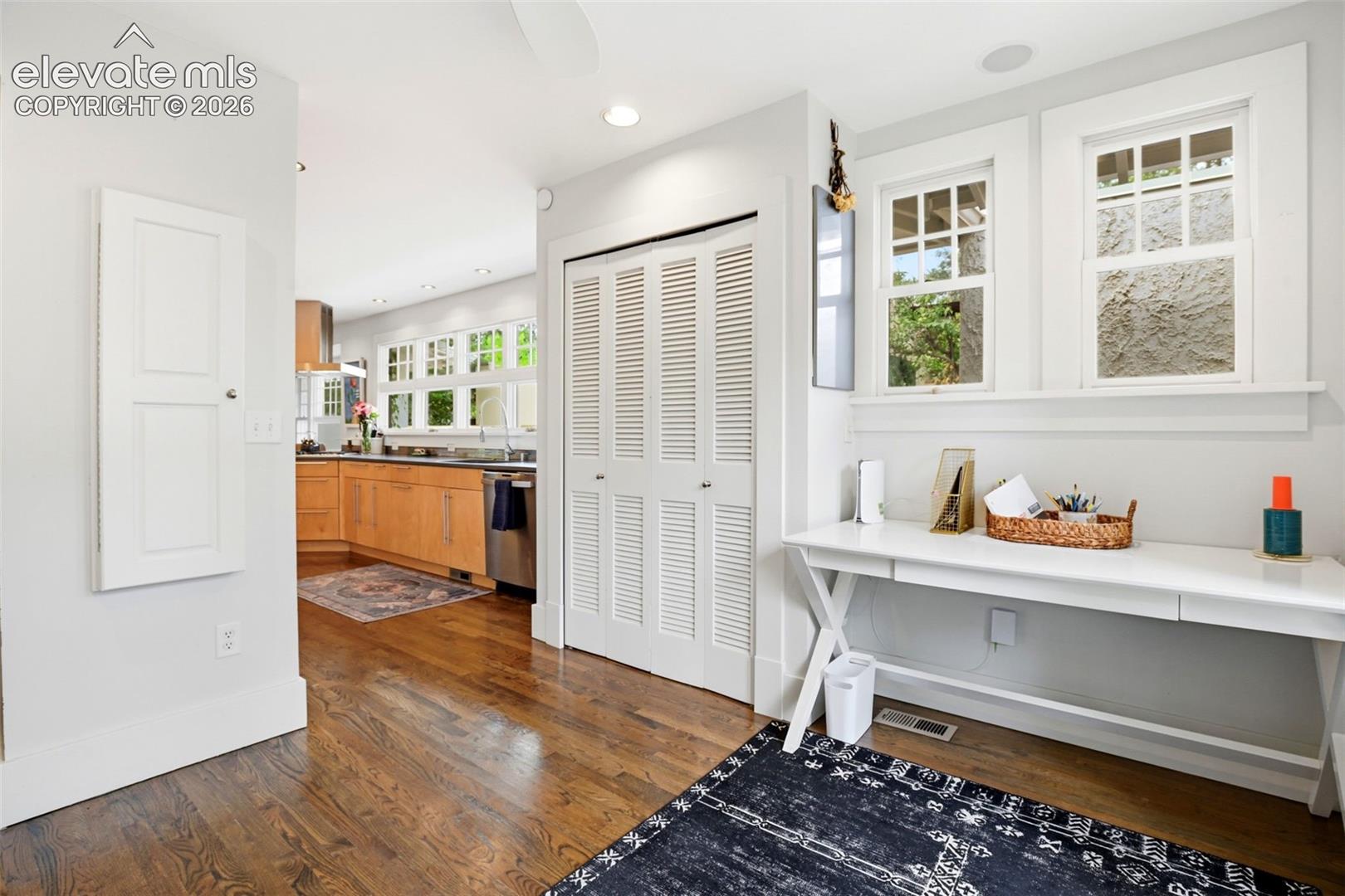 10 E Jefferson Street