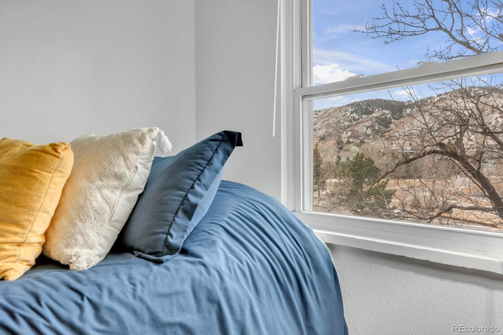 1250 Golden Circle Unit: 409