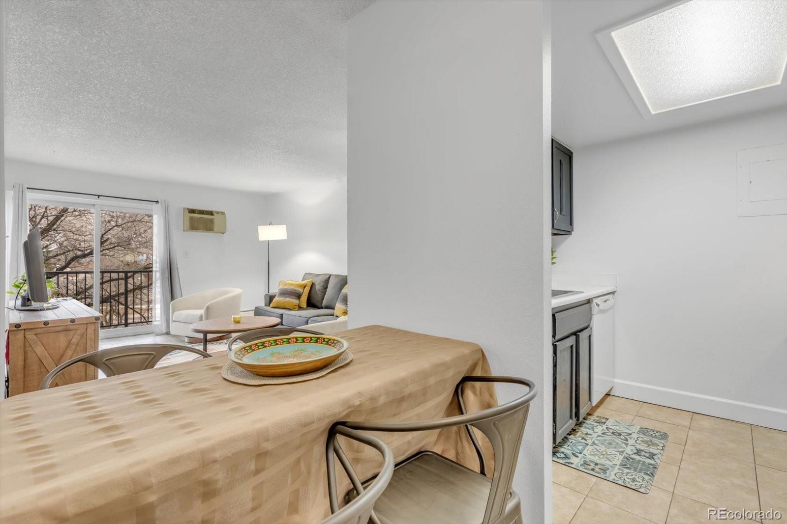 1250 Golden Circle Unit: 409